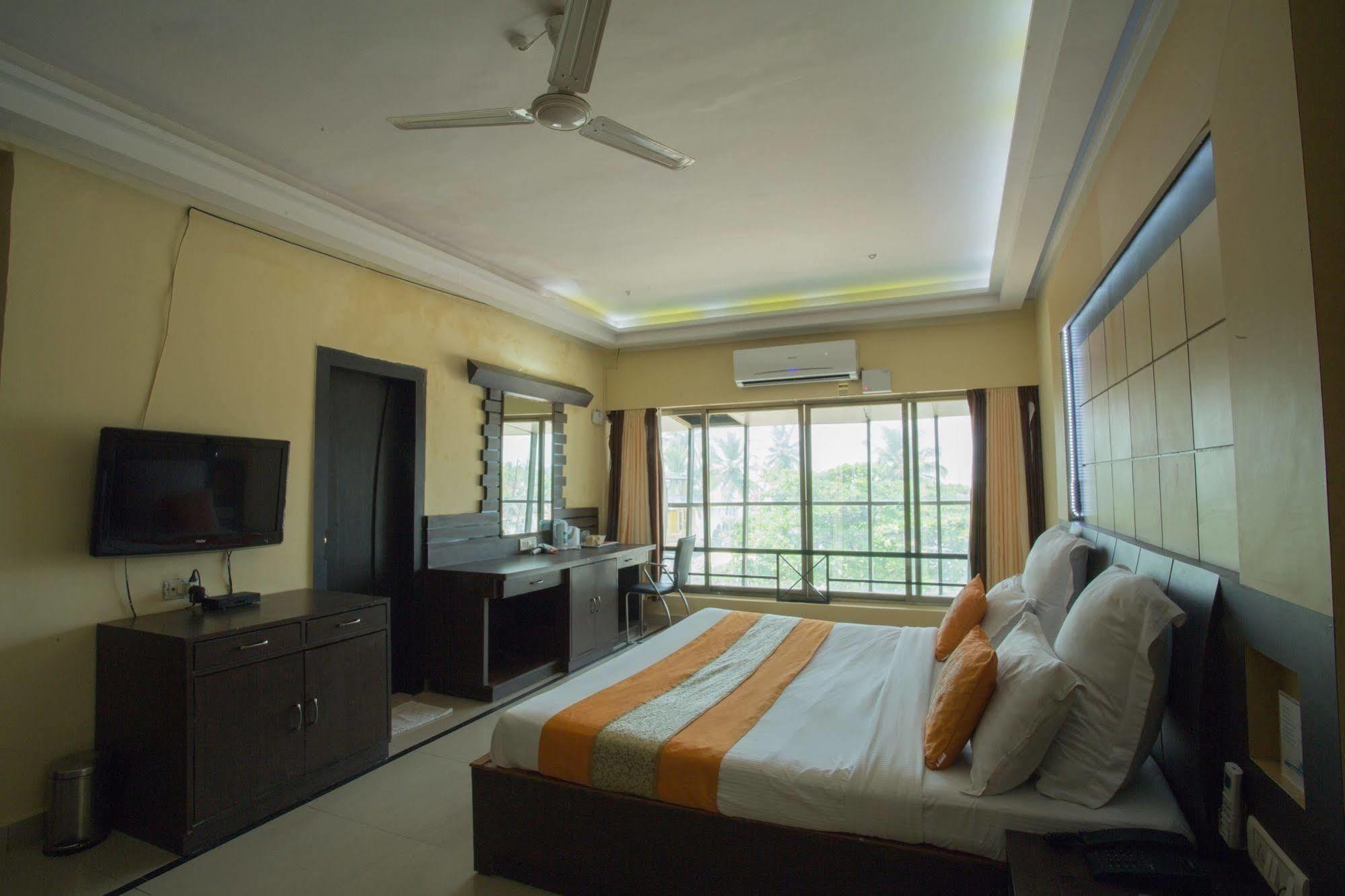 Silver Sands Beach Resort Colva Bagian luar foto